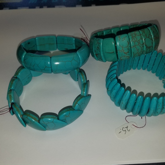 New Turquoise Dyed Howalite stretch Bracelet - Picture 6 of 8